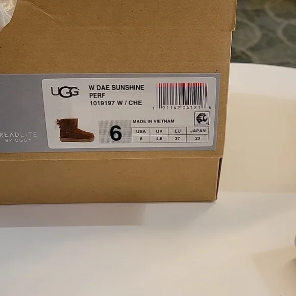 UGG Treadmill short boot - Picture 4 of 7